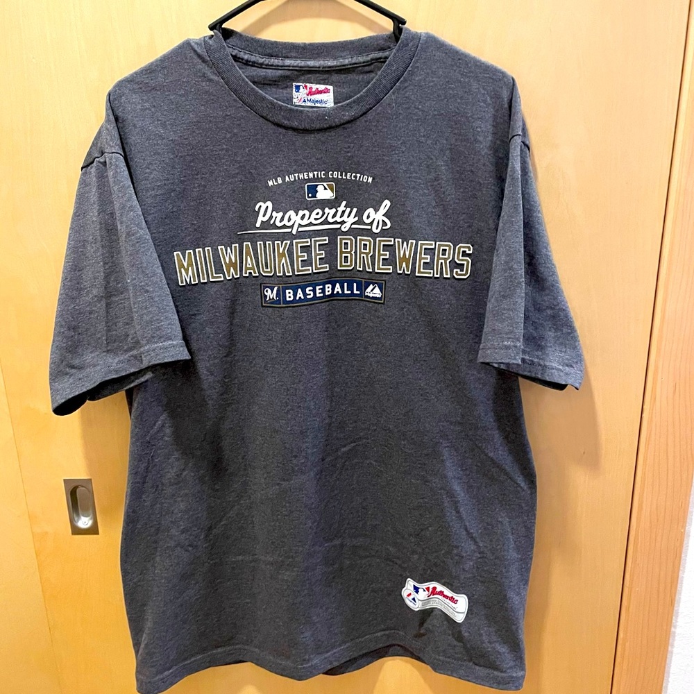Milwaukee Brewers men’s top
